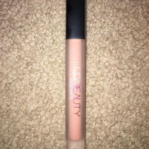 Huda Beauty liquid matte lipstick